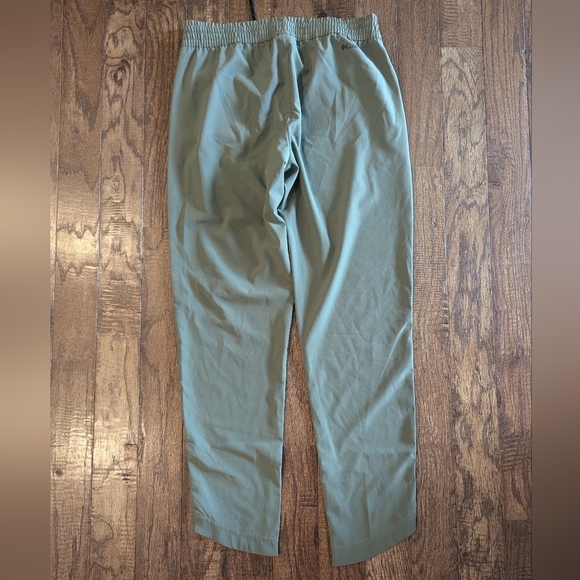 Columbia Womens Tamiami Pull-on Capri pants, green woman's Size Small - Picture 2 of 8